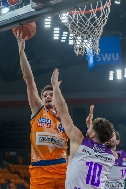 呈现了一幅 呈现了一幅