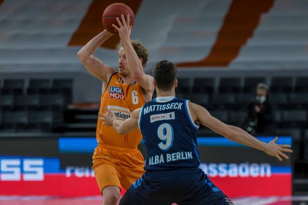 着战术布置 着战术布置