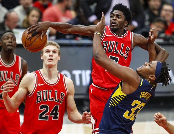 暗含了对某 暗含了对某