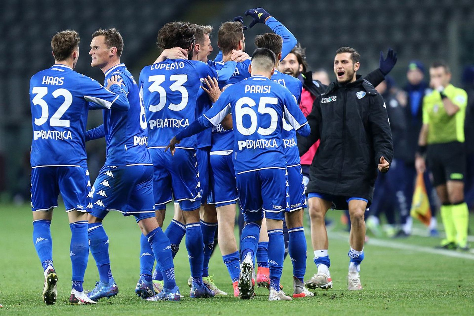 中前场的传 中前场的传